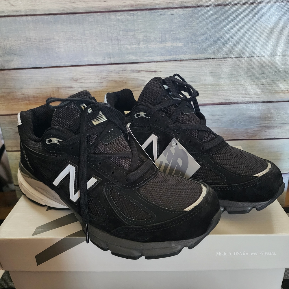 New Balance 990v4